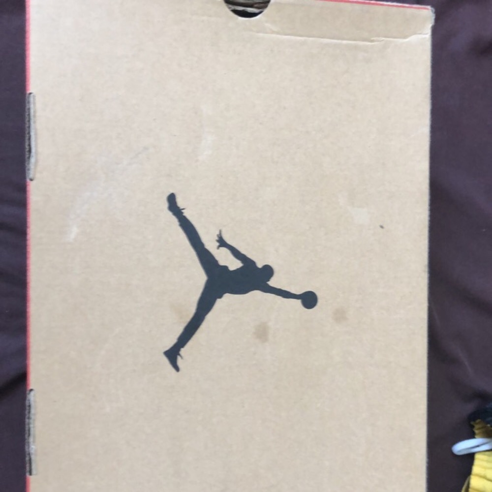 Jordan 12 Masters - Picture 2 of 5